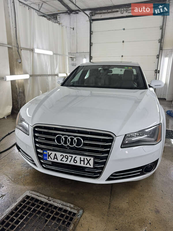 Седан Audi A8 2013 в Києві