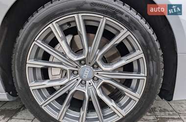 Седан Audi A8 2017 в 
