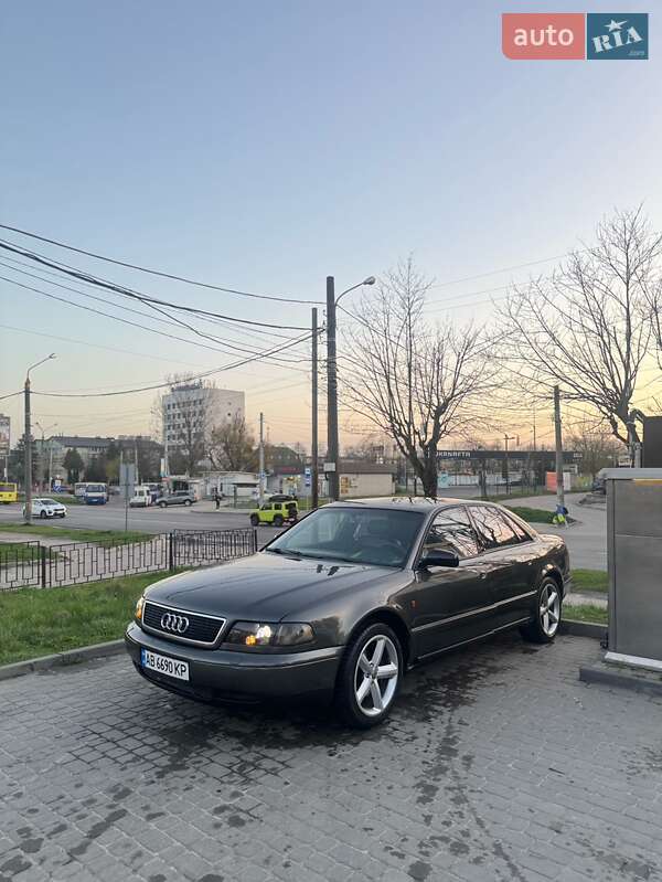 Седан Audi A8 1996 в 