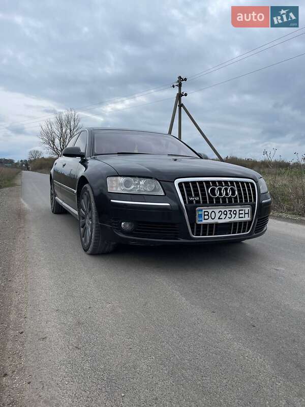 Седан Audi A8 2004 в 