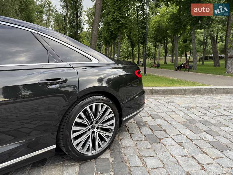 Седан Audi A8 2021 в Киеве