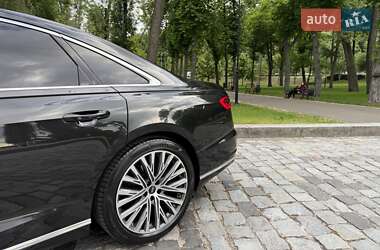 Седан Audi A8 2021 в 