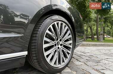 Седан Audi A8 2021 в 