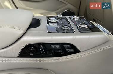 Седан Audi A8 2013 в 