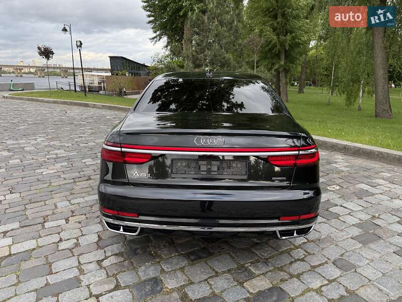 Седан Audi A8 2021 в Киеве
