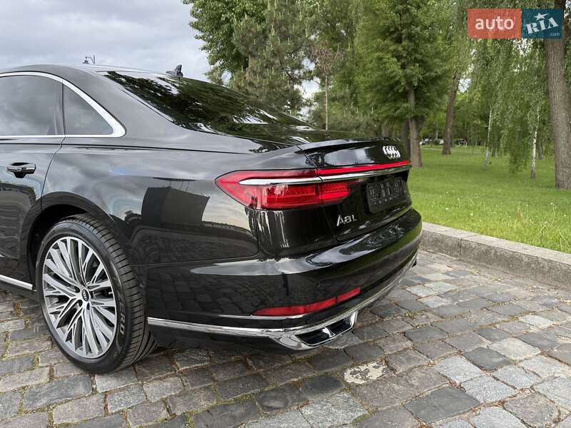 Седан Audi A8 2021 в Киеве