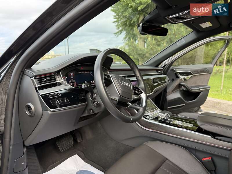 Седан Audi A8 2021 в Киеве