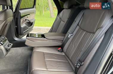 Седан Audi A8 2021 в 