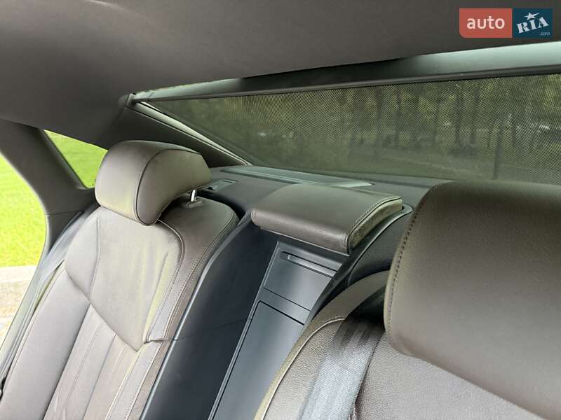 Седан Audi A8 2021 в Киеве