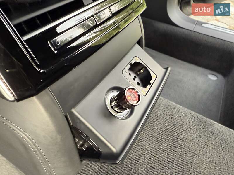 Седан Audi A8 2021 в Киеве