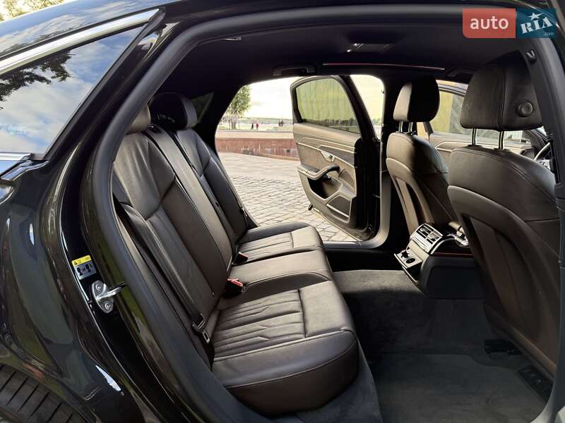Седан Audi A8 2021 в Киеве