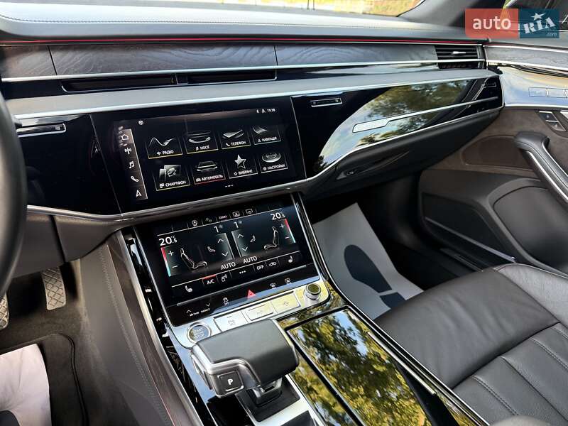 Седан Audi A8 2021 в Киеве
