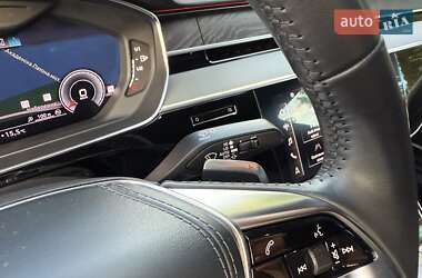 Седан Audi A8 2021 в 