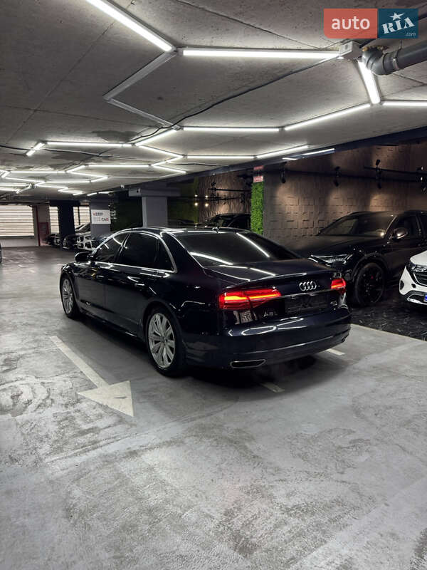 Седан Audi A8 2016 в Одессе