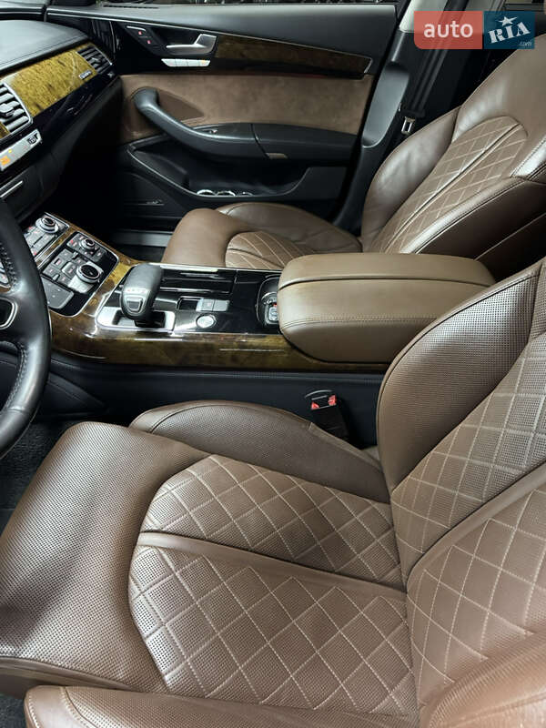 Седан Audi A8 2016 в Одессе