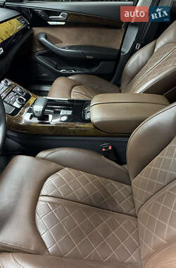 Седан Audi A8 2016 в 