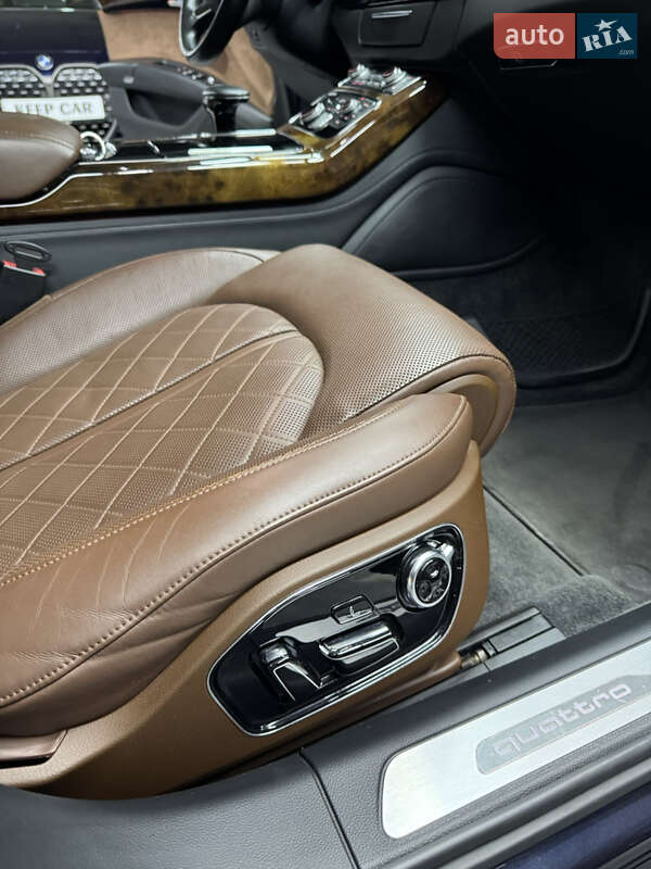 Седан Audi A8 2016 в Одессе
