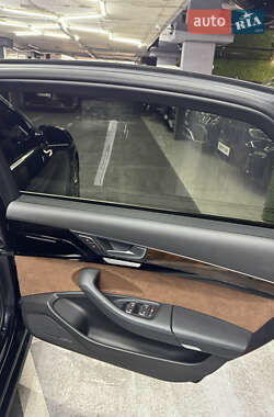 Седан Audi A8 2016 в 
