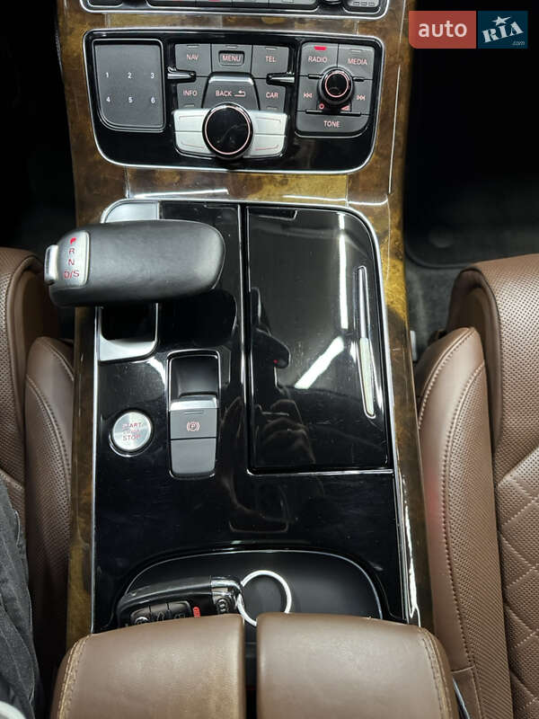 Седан Audi A8 2016 в Одессе