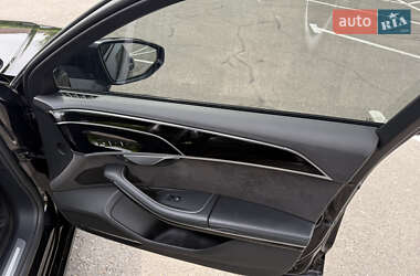 Седан Audi A8 2019 в 
