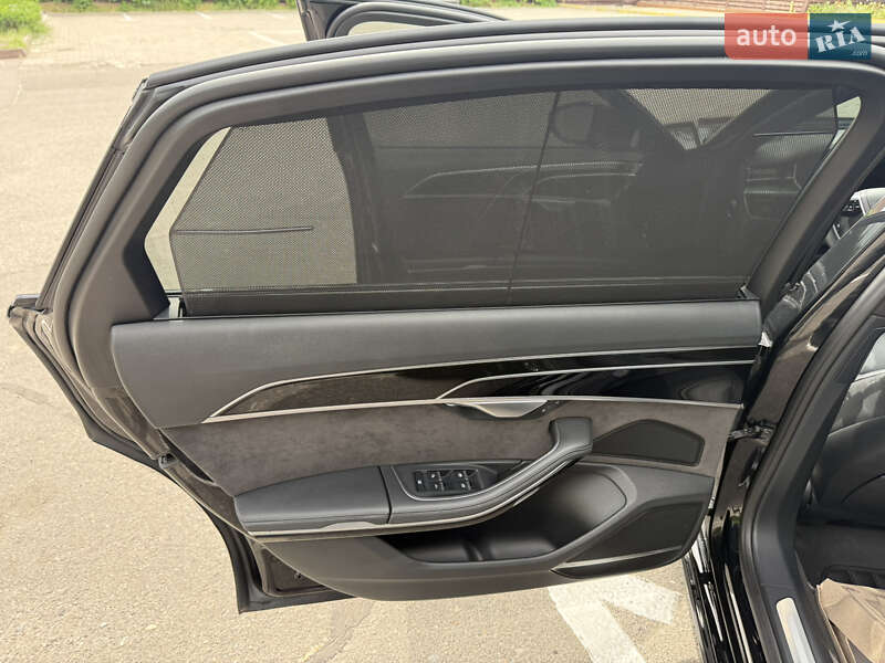 Седан Audi A8 2019 в Дніпрі