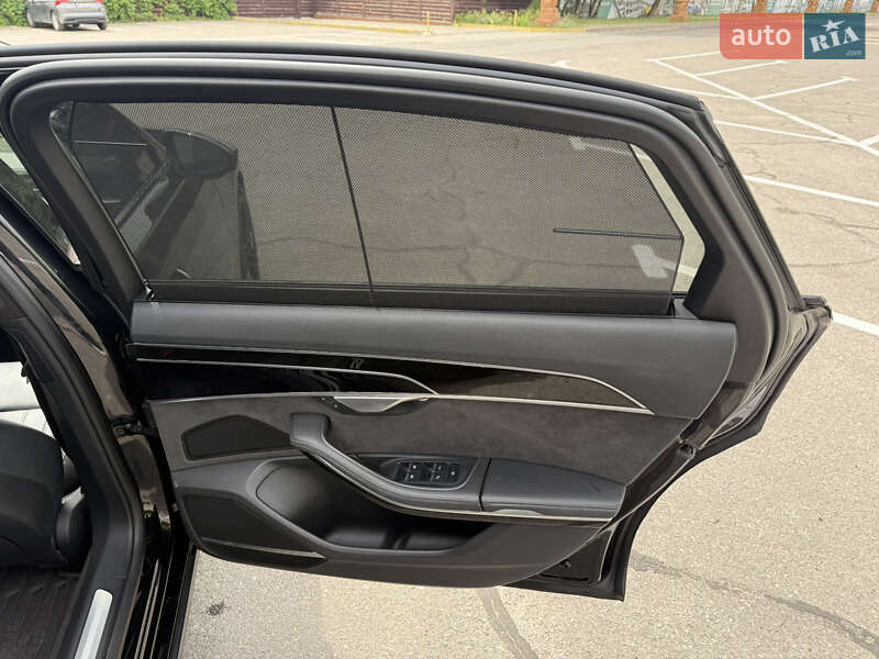 Седан Audi A8 2019 в Дніпрі