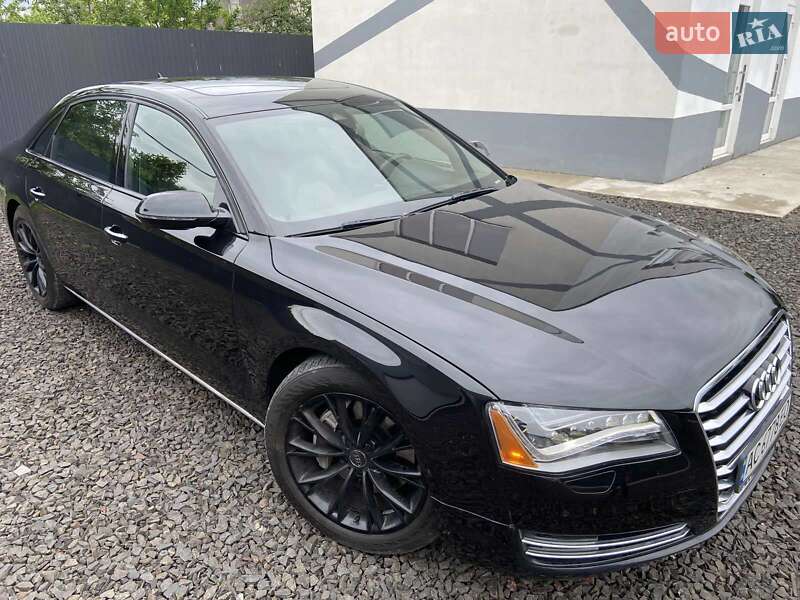 Седан Audi A8 2012 в 
