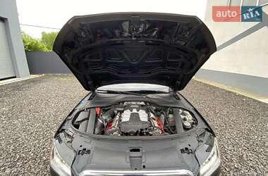 Седан Audi A8 2012 в 