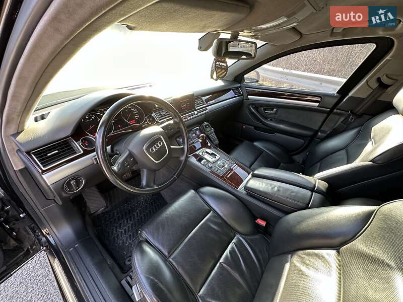 Седан Audi A8 2007 в Львові