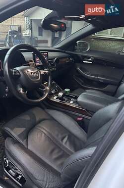 Седан Audi A8 2015 в 