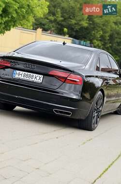 Седан Audi A8 2015 в 