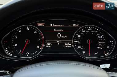 Седан Audi A8 2015 в 