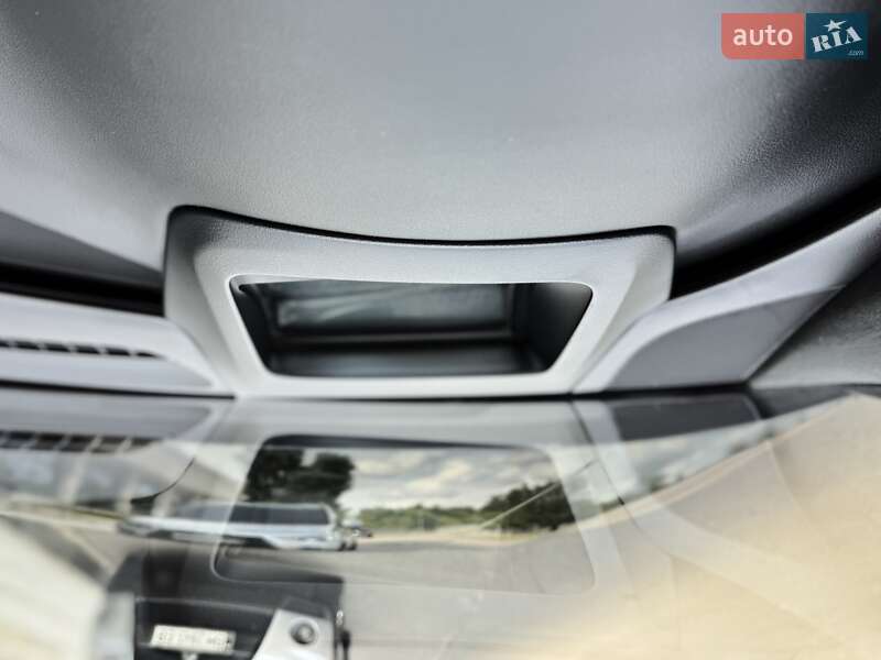 Седан Audi A8 2015 в Дніпрі