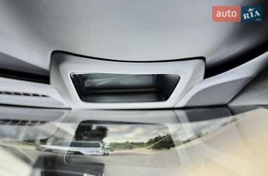 Седан Audi A8 2015 в 