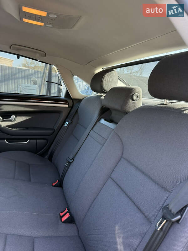 Седан Audi A8 2009 в Івано-Франківську
