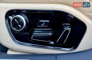 Седан Audi A8 2013 в 