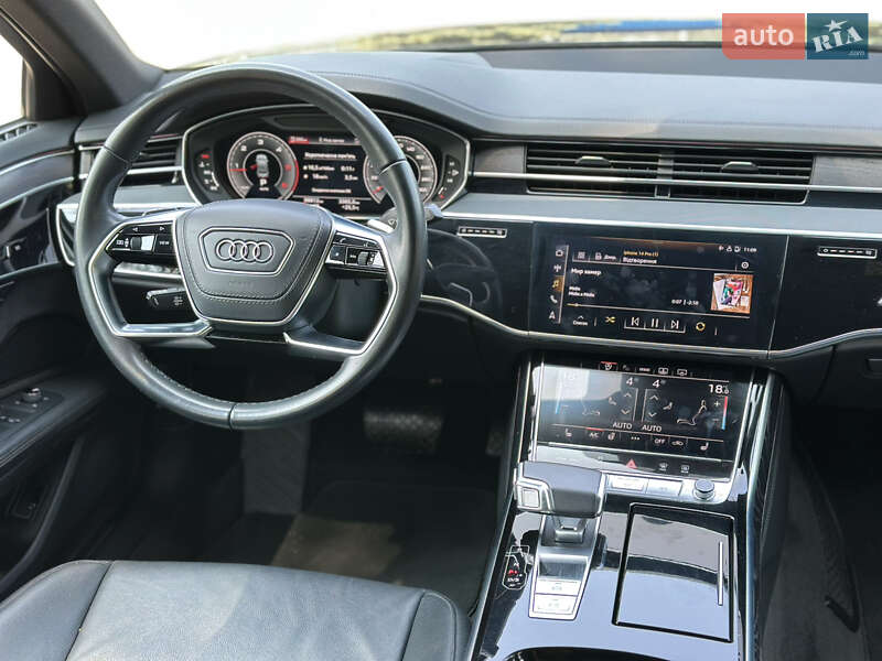 Седан Audi A8 2021 в Киеве