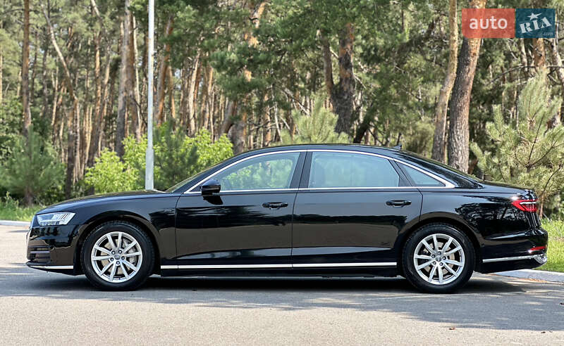 Седан Audi A8 2021 в Киеве
