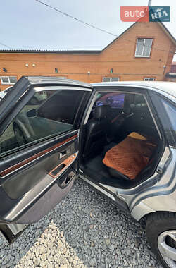 Седан Audi A8 1997 в 