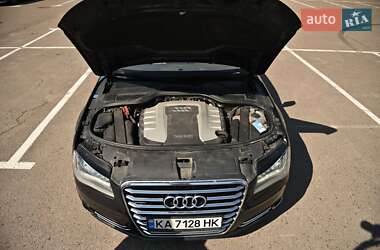 Седан Audi A8 2010 в 