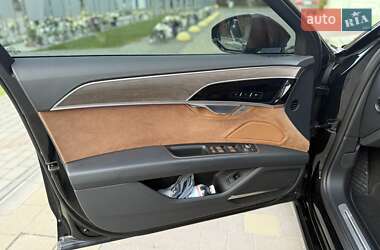 Седан Audi A8 2018 в 