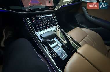 Седан Audi A8 2018 в 