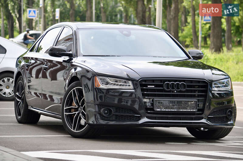 Седан Audi A8 2017 в Киеве