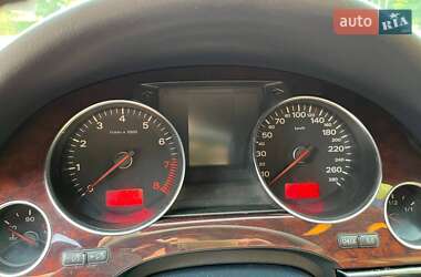 Седан Audi A8 2005 в 