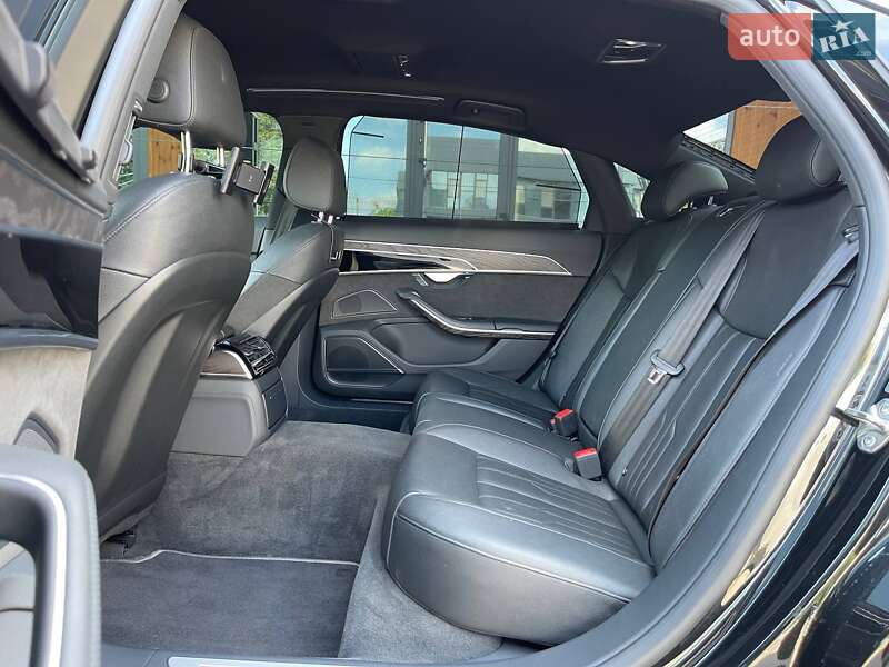 Седан Audi A8 2021 в Киеве