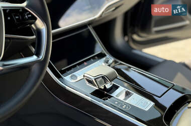 Седан Audi A8 2021 в 