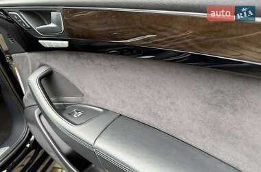 Седан Audi A8 2017 в 