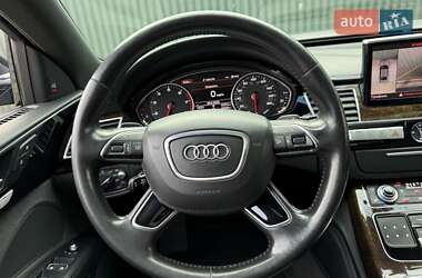 Седан Audi A8 2017 в 