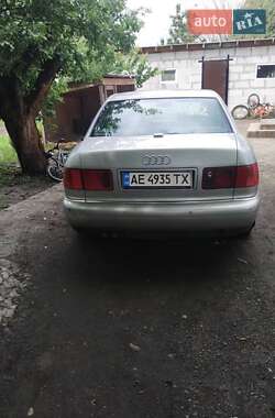 Седан Audi A8 2001 в 