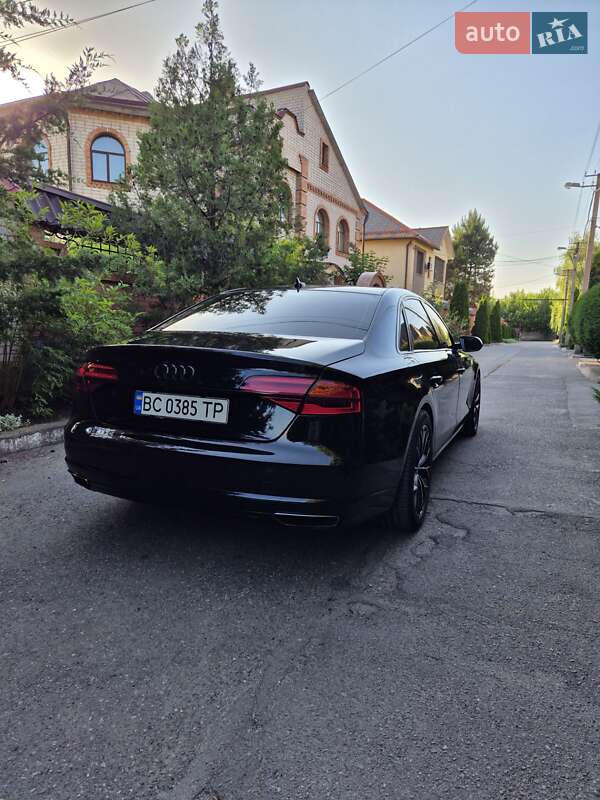 Седан Audi A8 2014 в Кривом Роге